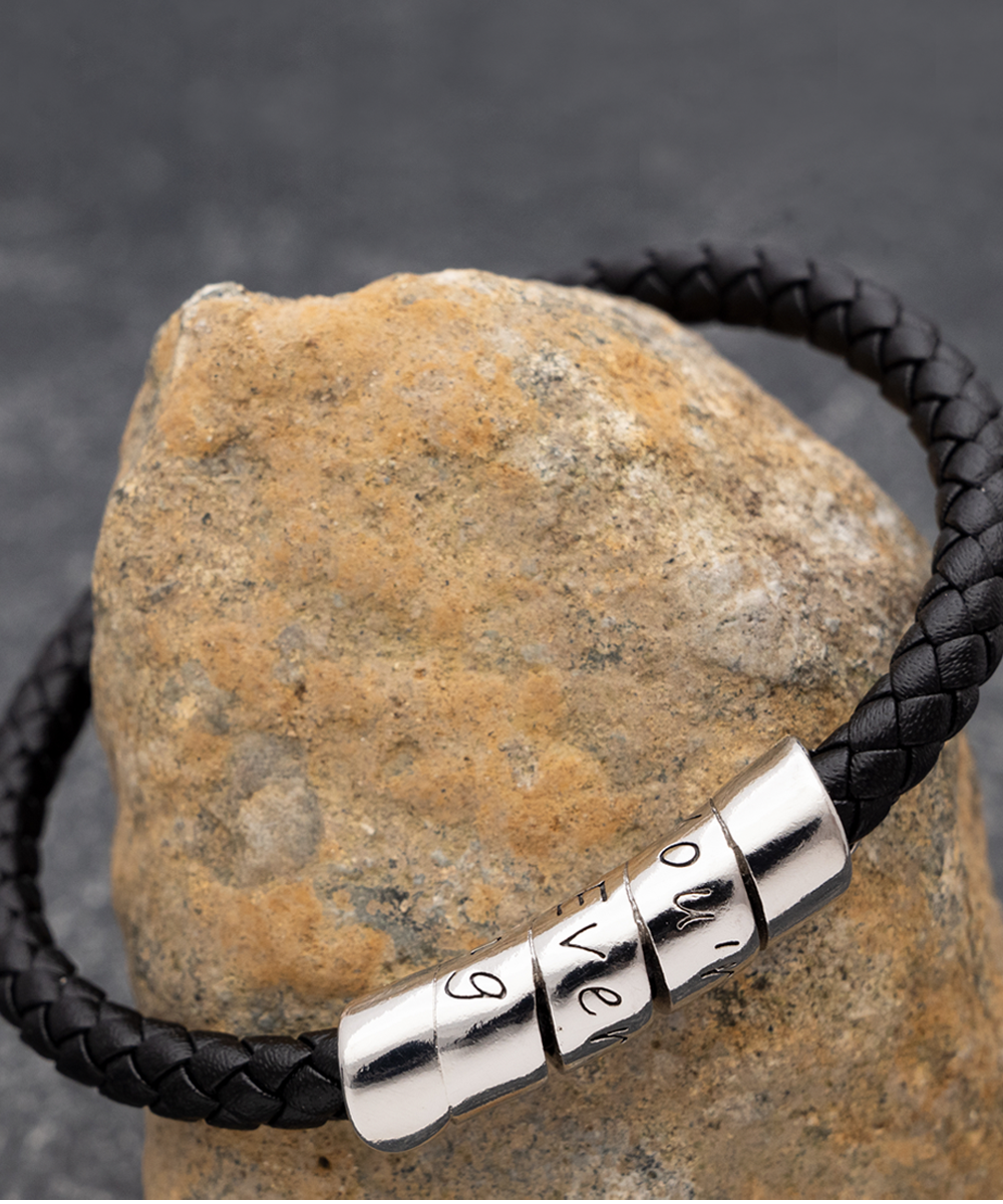 Personalised Silver And Leather Best Dad Bracelet | hardtofind.